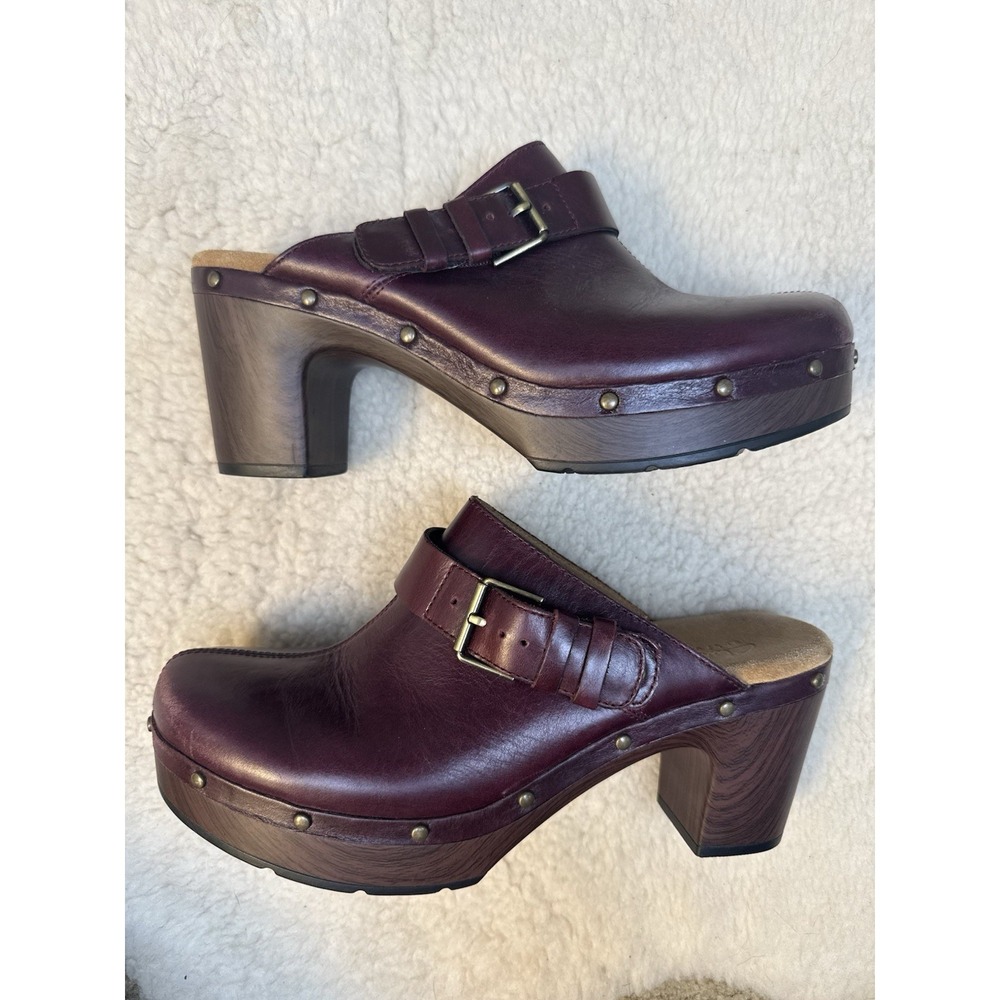 Clarks Ledella York Clogs Burgundy Buckle Studded Wooden Heel Mules Women's 10